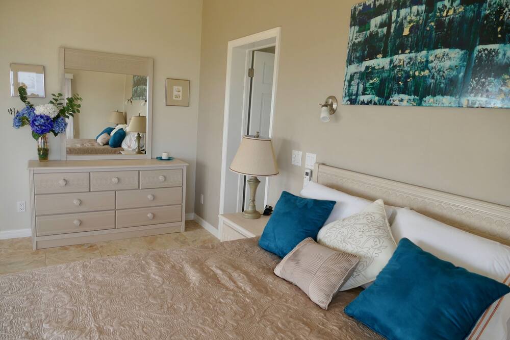 Photo of Bedroom in Conch Bar
