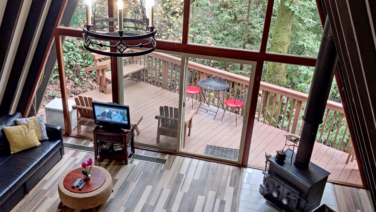Photo of Livingroom in Felton