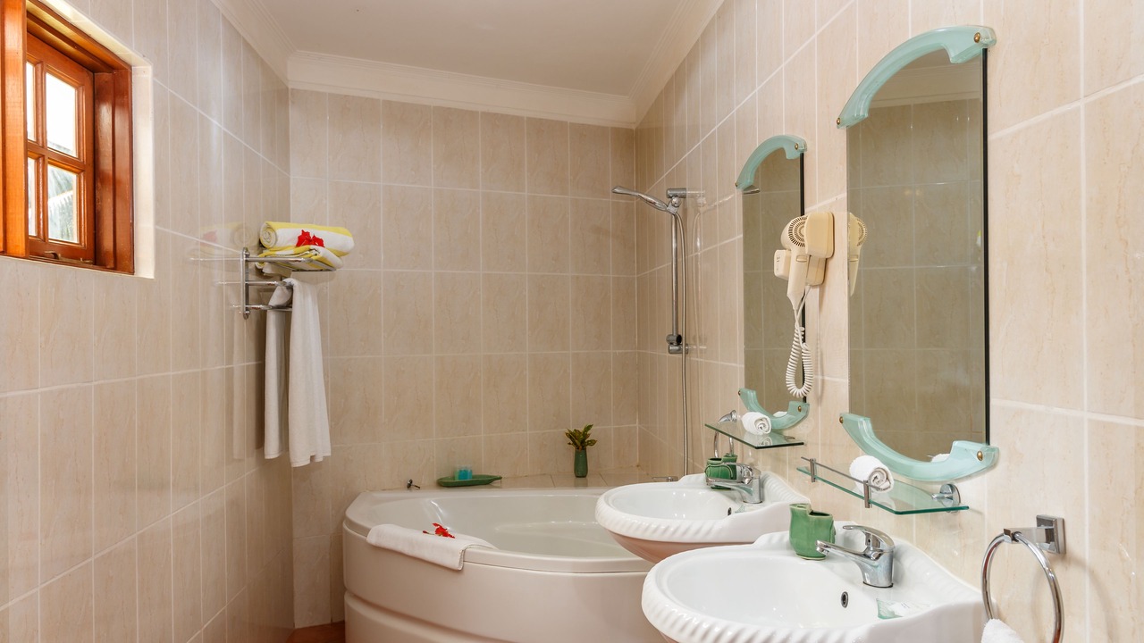 Photo of Bathroom in Cerf Island