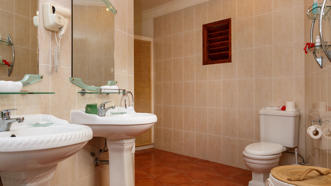 Photo of Bathroom in Cerf Island