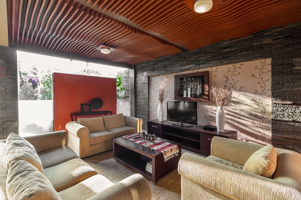 Photo of Livingroom in Sunset Road