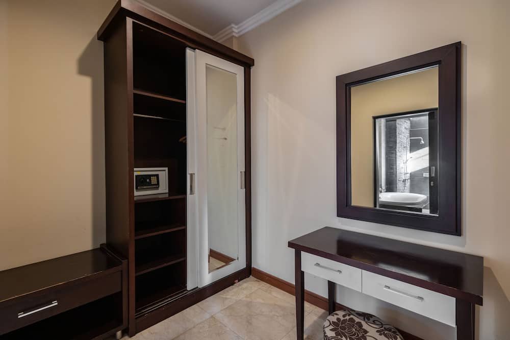 Photo of Bedroom in Sunset Road
