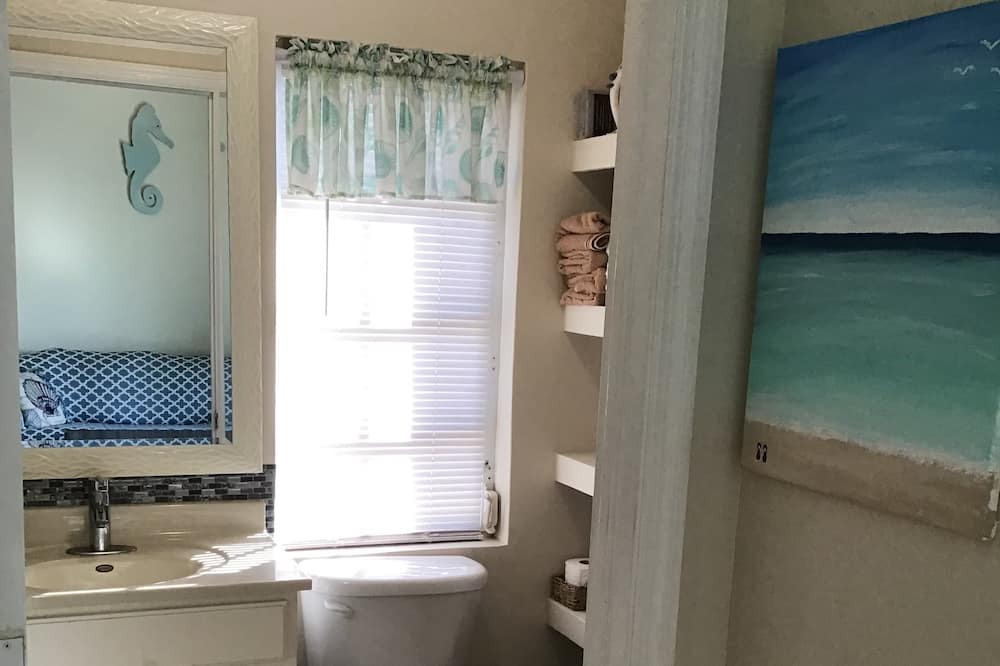 Photo of Bathroom in Discovery Bay