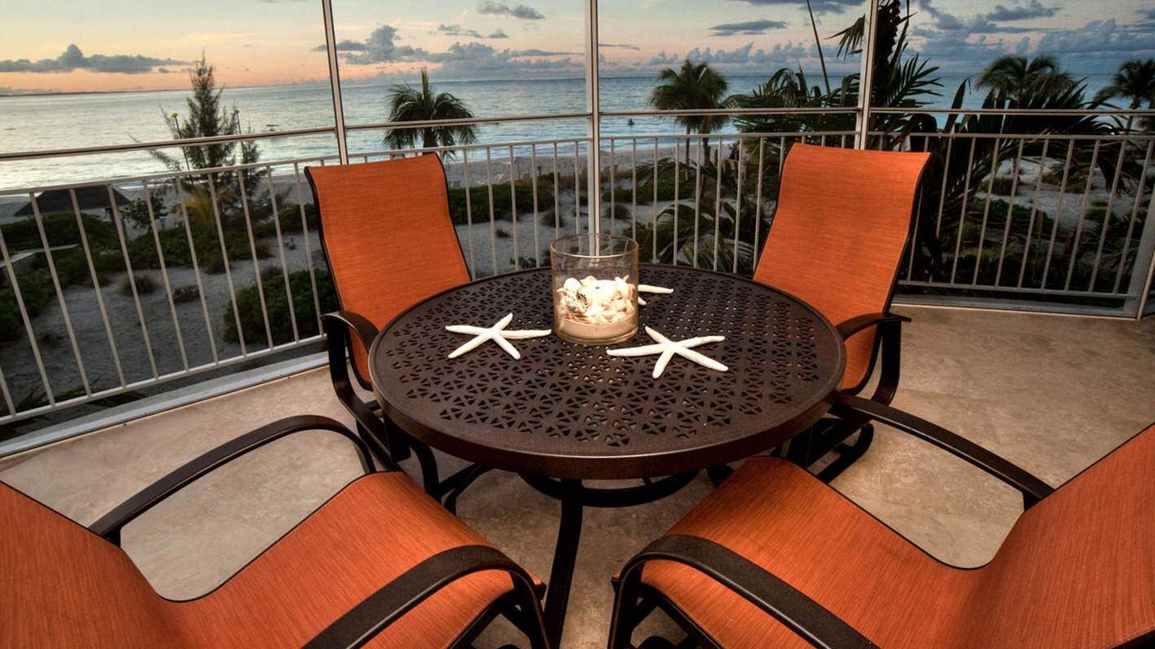 Photo of Patio Balcony in Grace Bay