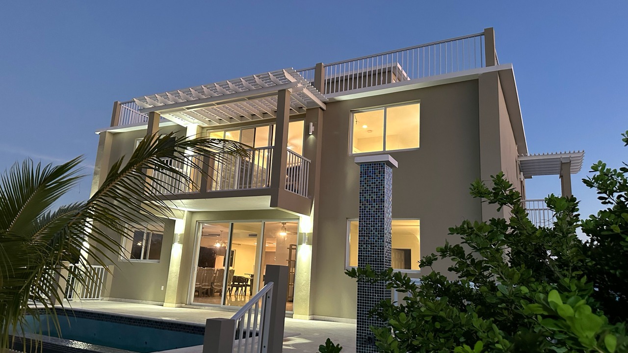 Photo of Bedroom in Grace Bay