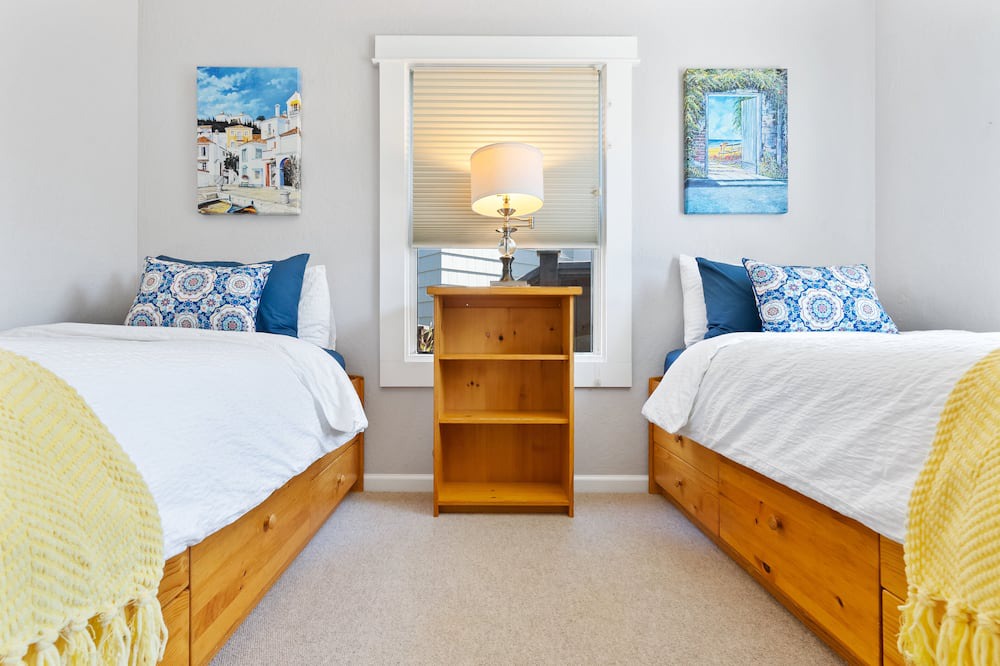 Photo of Bedroom in Opal Cliffs
