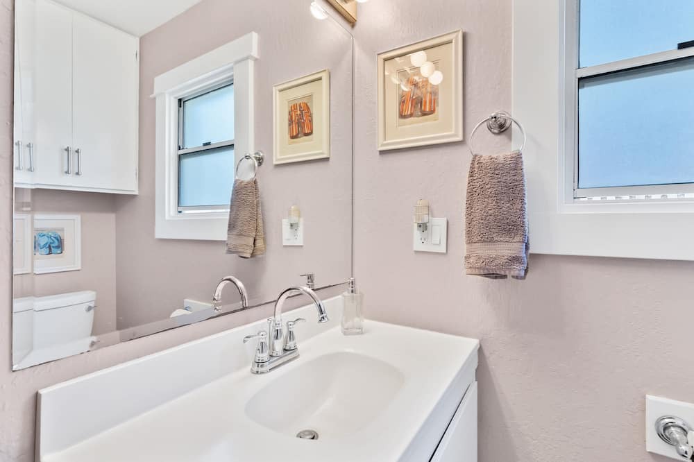 Photo of Bedroom in Opal Cliffs