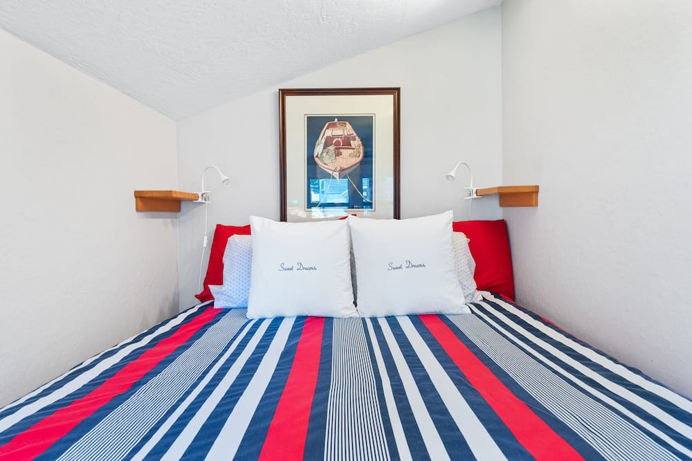 Photo of Bedroom in Opal Cliffs