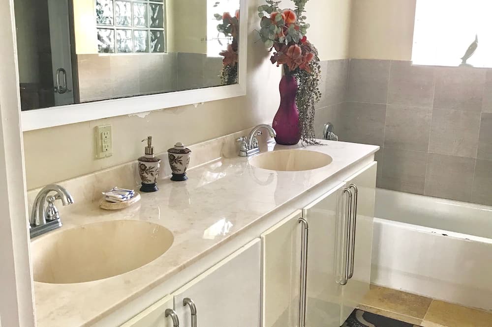 Photo of Bathroom in Conch Bar