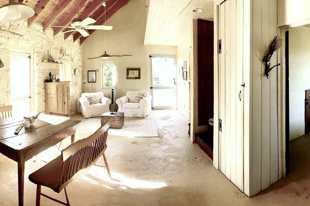 Photo of Livingroom in Salt Cay