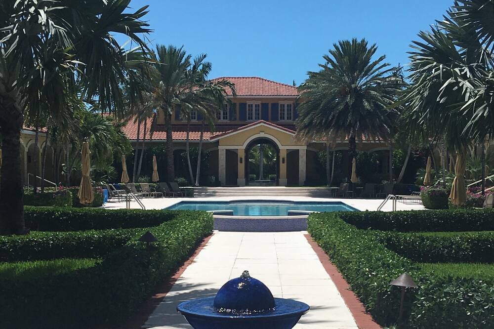 Photo of Outdoor in Grace Bay