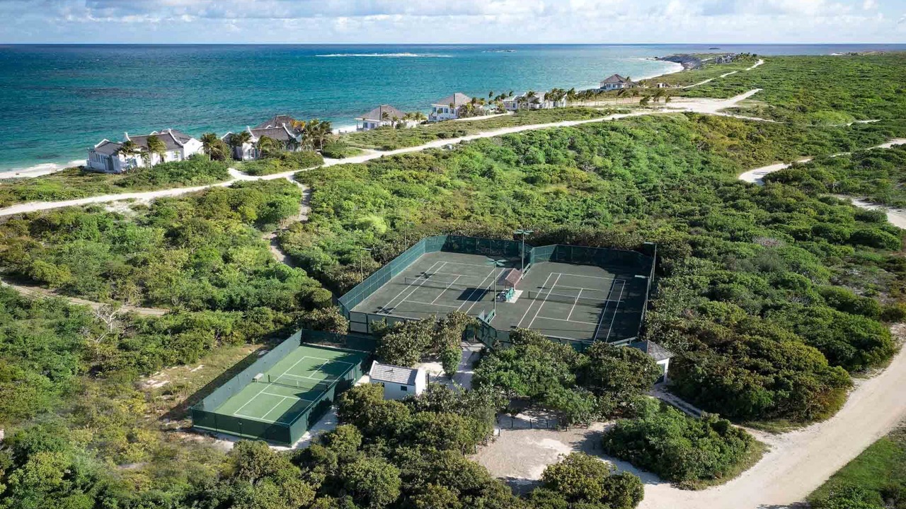 Photo of Others in Big Ambergris Cay