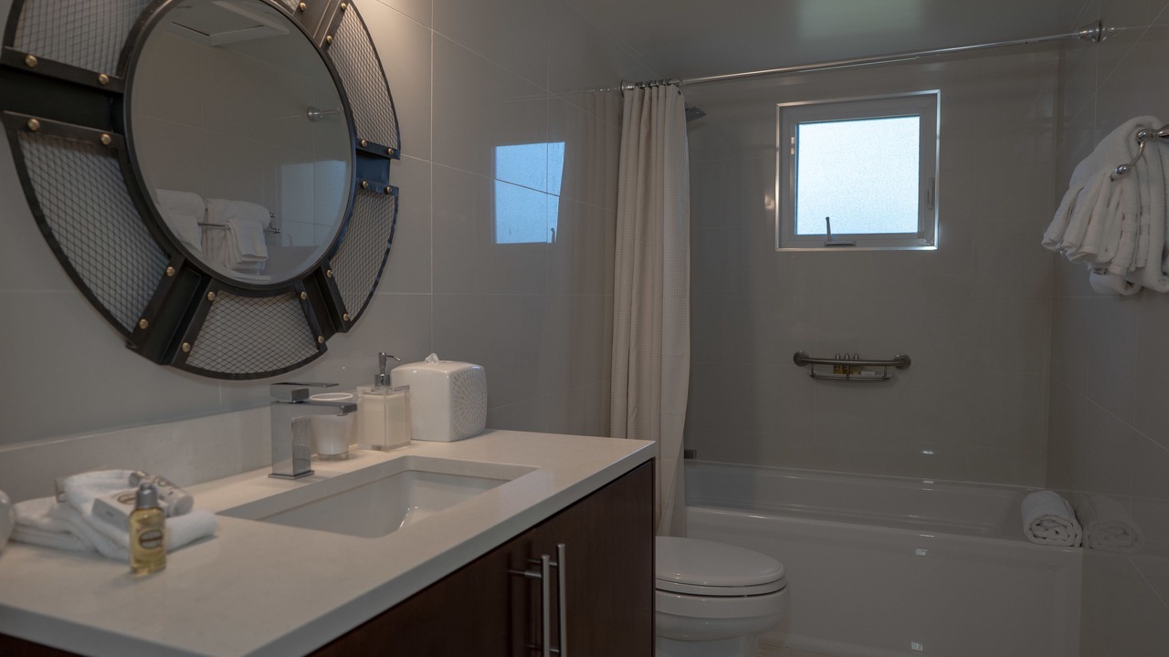 Photo of Bathroom in Long Bay Hills