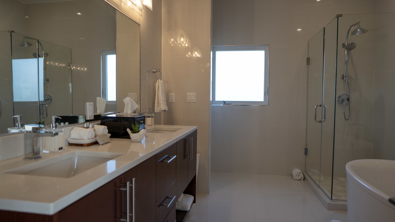Photo of Bathroom in Long Bay Hills