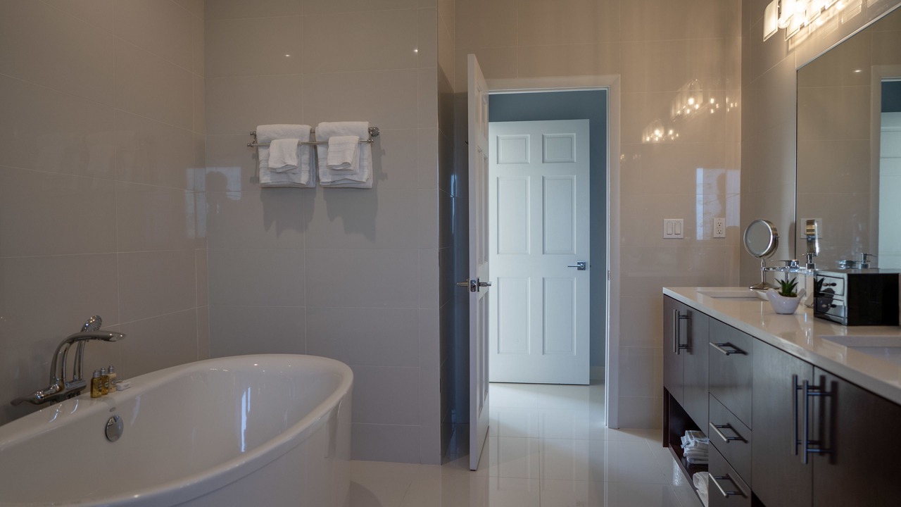 Photo of Bathroom in Long Bay Hills