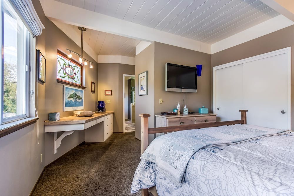 Photo of Bedroom in Aptos