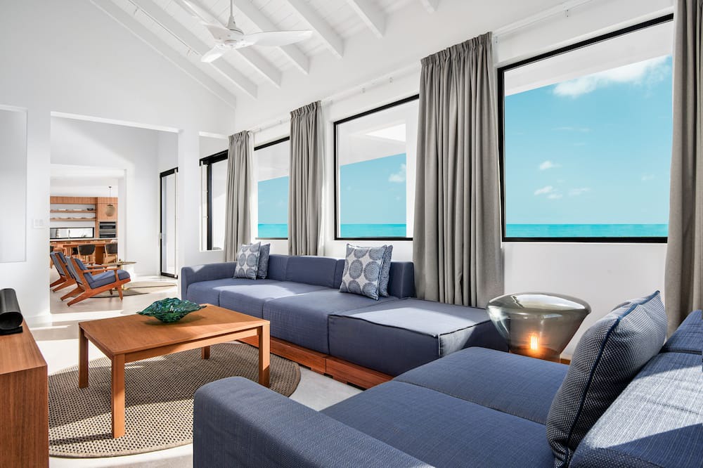 Photo of Livingroom in Ocean Point