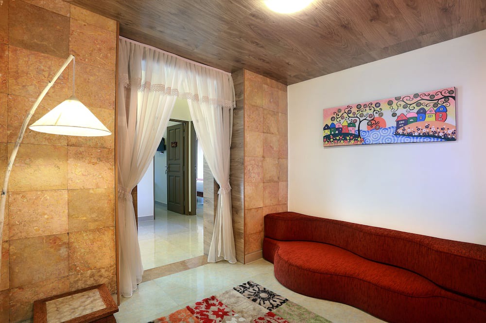 Photo of Bedroom in Mumbul