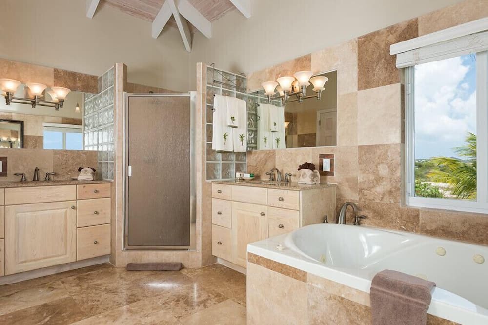 Photo of Bathroom in Venetian Road Settlement