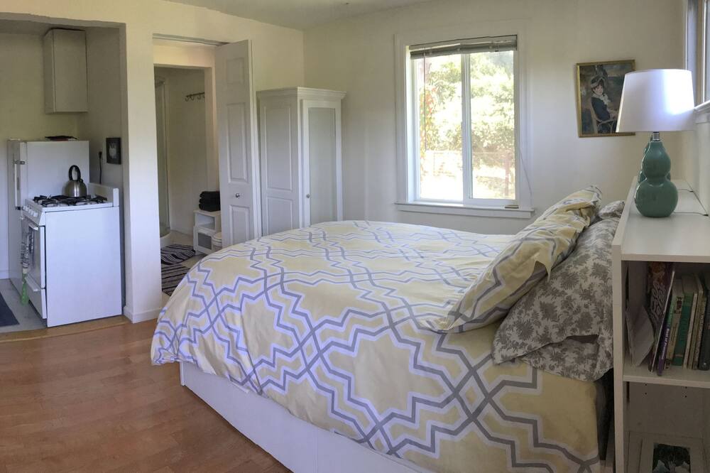 Photo of Bedroom in Aptos