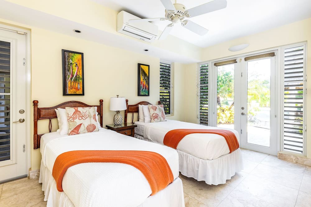 Photo of Bedroom in Long Bay Hills