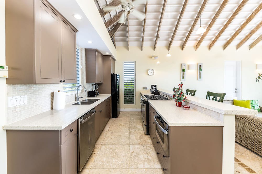 Photo of Kitchen in Long Bay Hills
