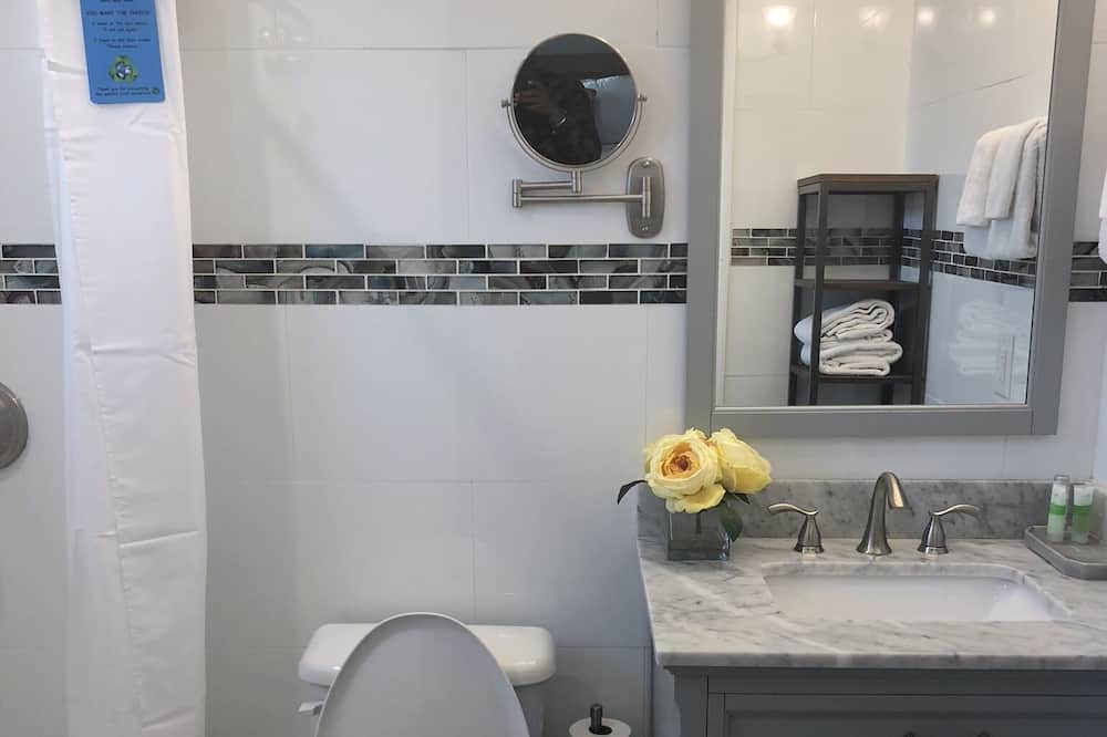 Photo of Bathroom in Wheeland Settlement