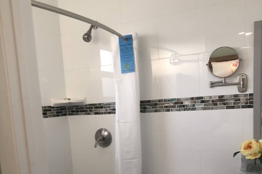 Photo of Bathroom in Wheeland Settlement