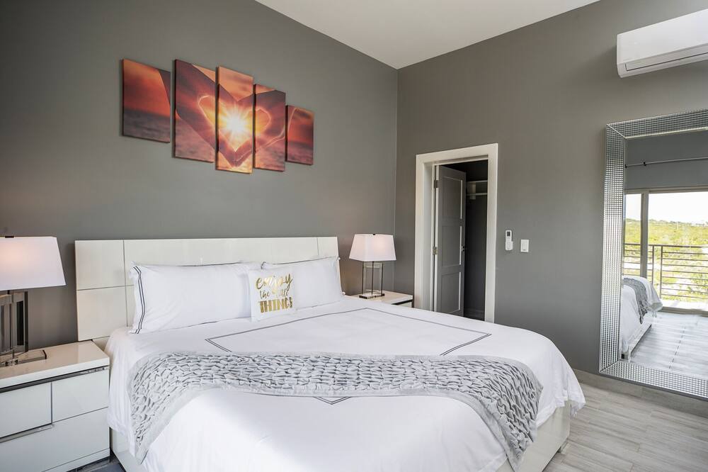 Photo of Bedroom in Long Bay