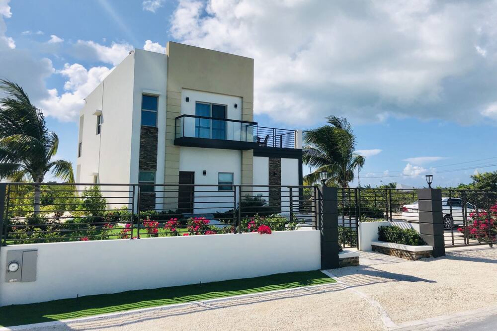 Photo of Outdoor in Long Bay