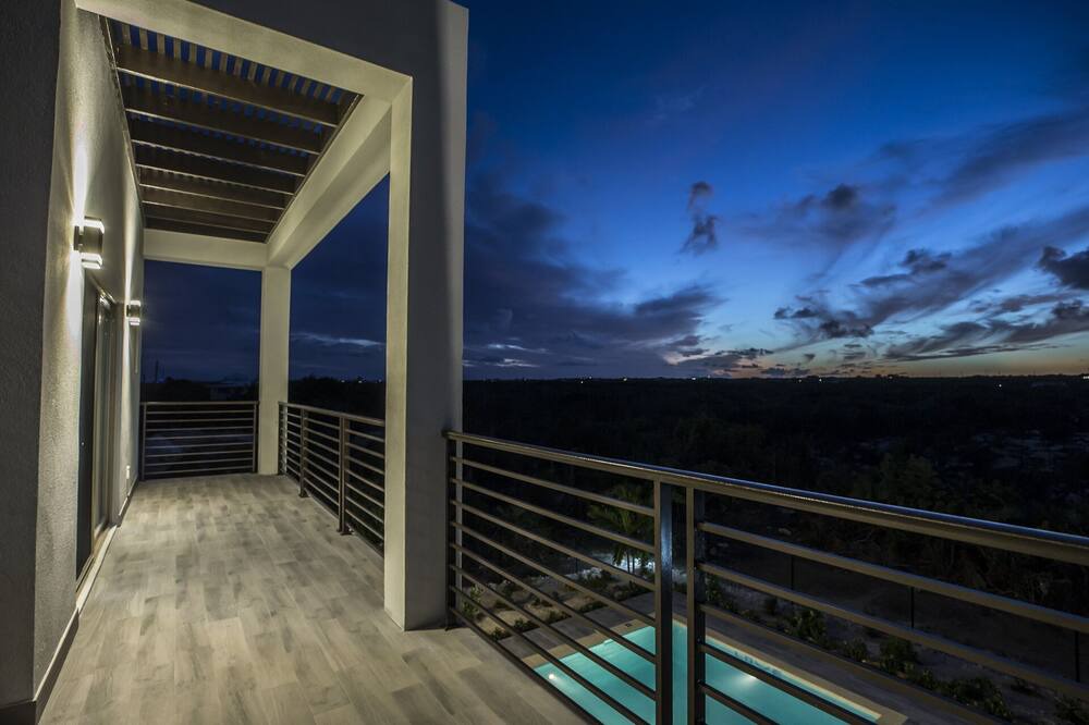 Photo of Patio Balcony in Long Bay