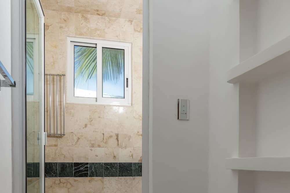 Photo of Bathroom in Zona Hotelera