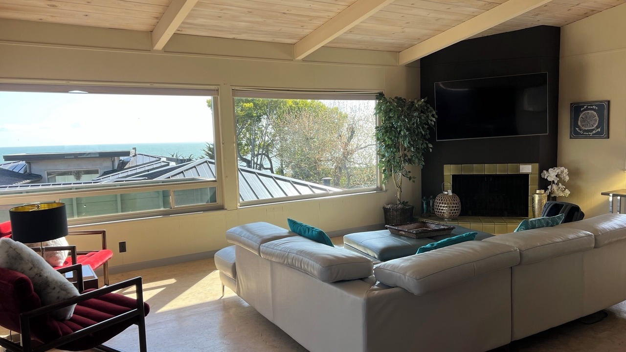 Photo of Livingroom in Aptos