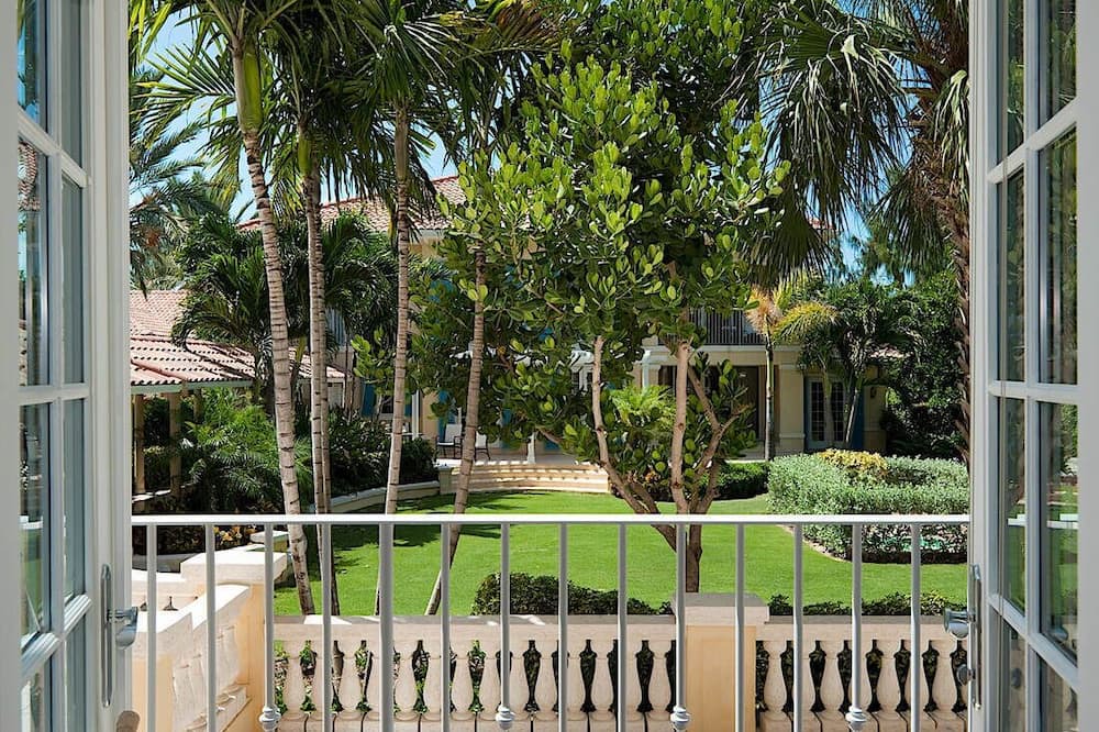 Photo of Patio Balcony in Grace Bay