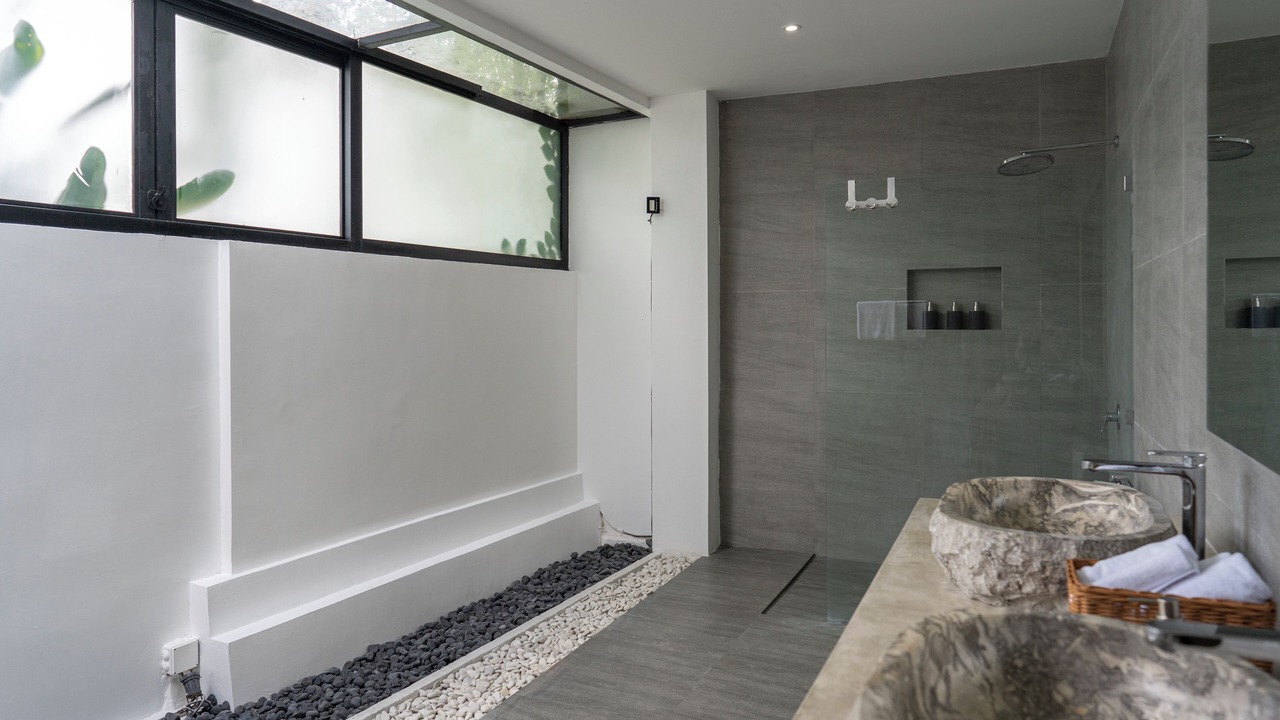 Photo of Bathroom in Padangsambian Klod
