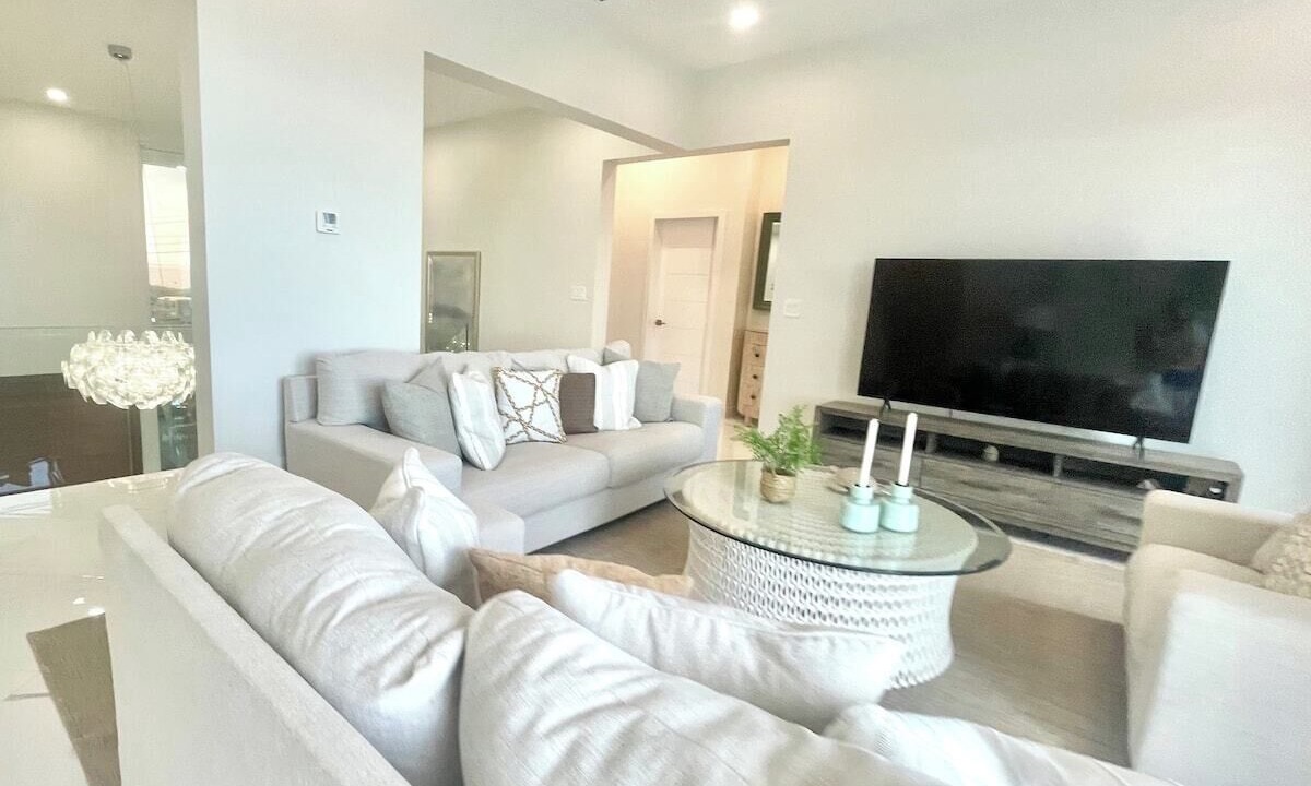 Photo of Livingroom in Venetian Road Settlement