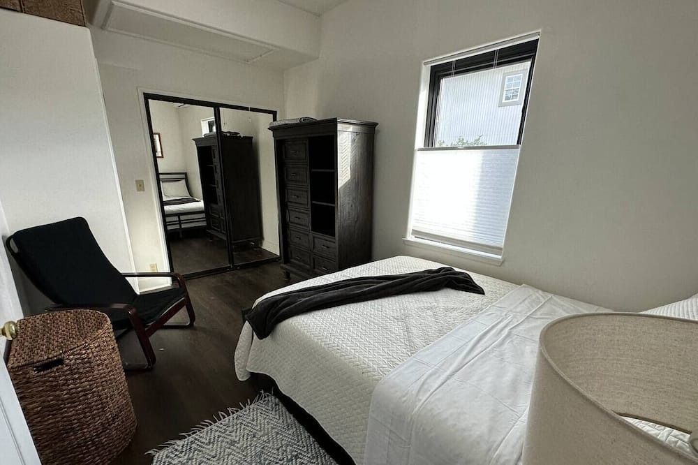 Photo of Bedroom in Opal Cliffs