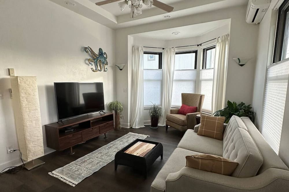 Photo of Livingroom in Opal Cliffs