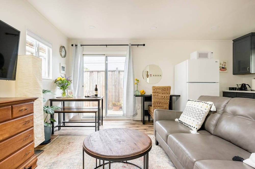 Photo of Livingroom in Opal Cliffs