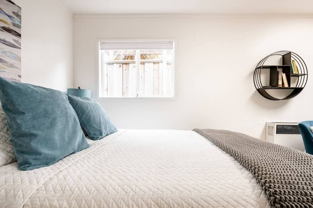 Photo of Bedroom in Opal Cliffs