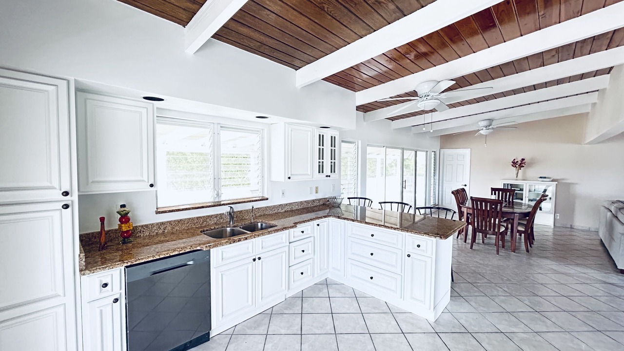 Photo of Kitchen in Discovery Bay