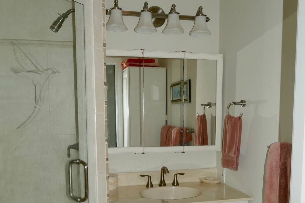 Photo of Bathroom in Conch Bar