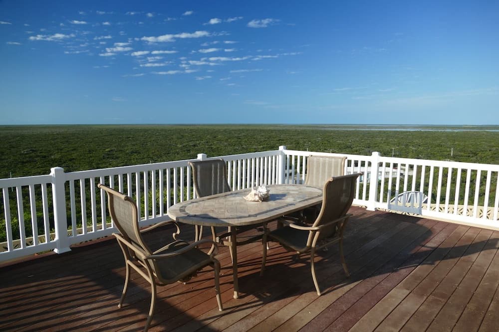Photo of Outdoor in Conch Bar