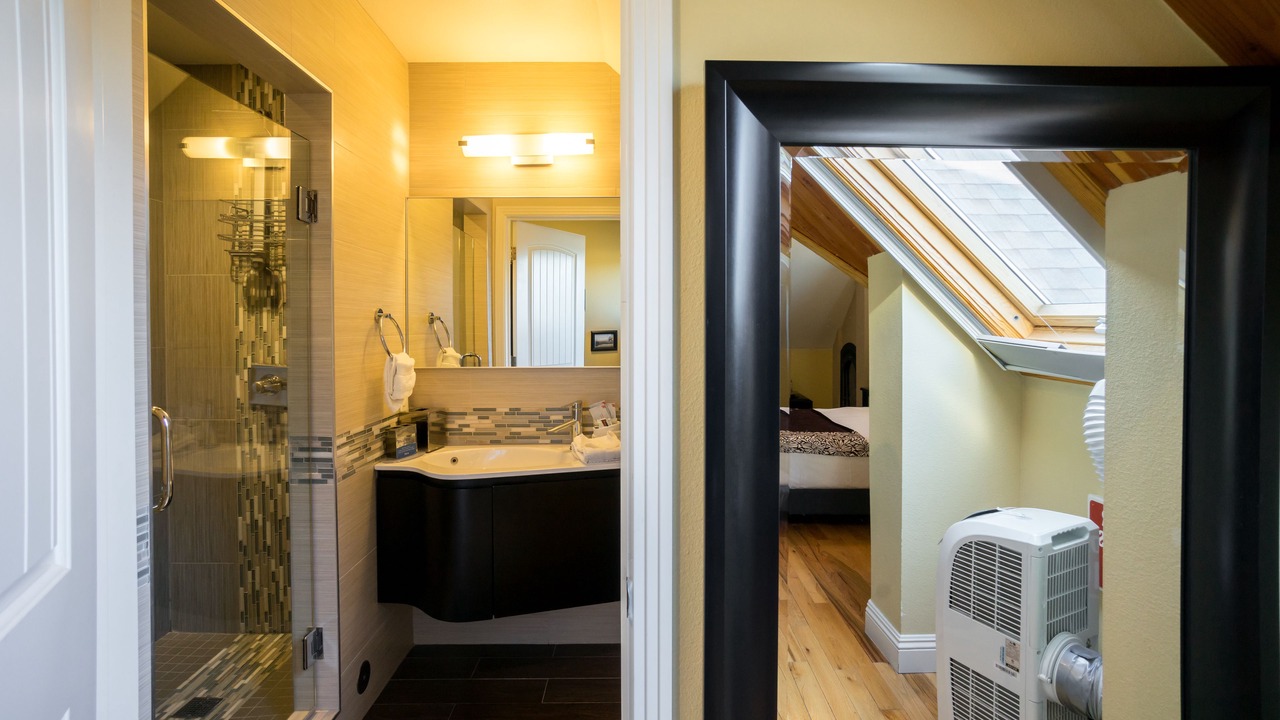 Photo of Bathroom in Beach Hill - Beach Flats