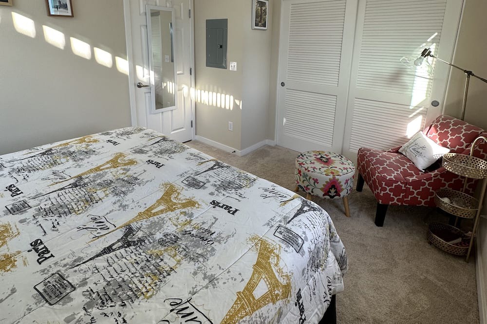 Photo of Bedroom in Opal Cliffs