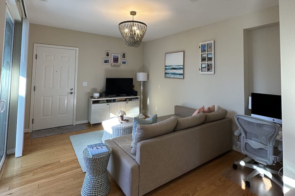 Photo of Livingroom in Opal Cliffs