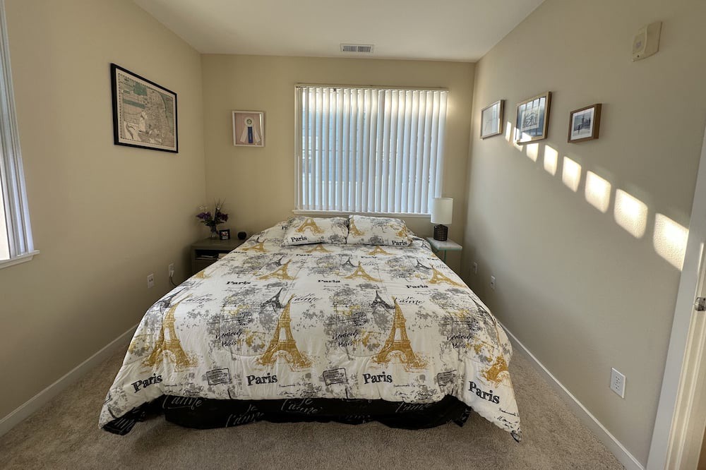 Photo of Bedroom in Opal Cliffs