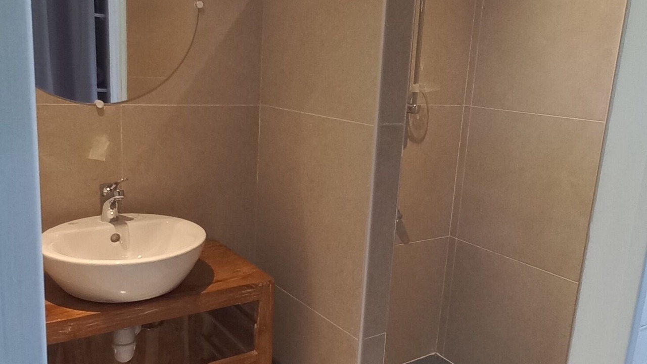 Photo of Bathroom in Teahupoo