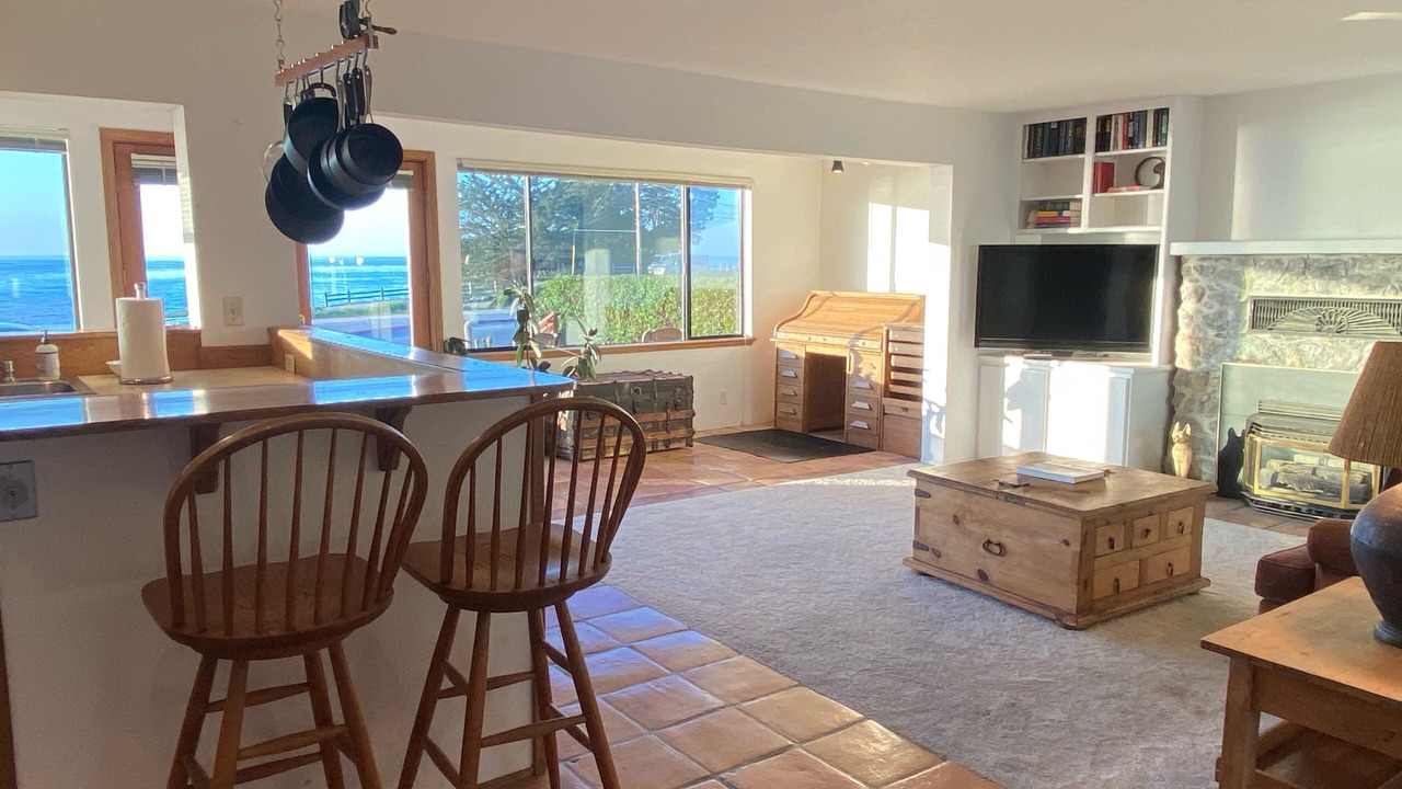 Photo of Livingroom in Opal Cliffs