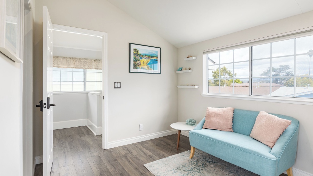 Photo of Livingroom in Beach Hill - Beach Flats